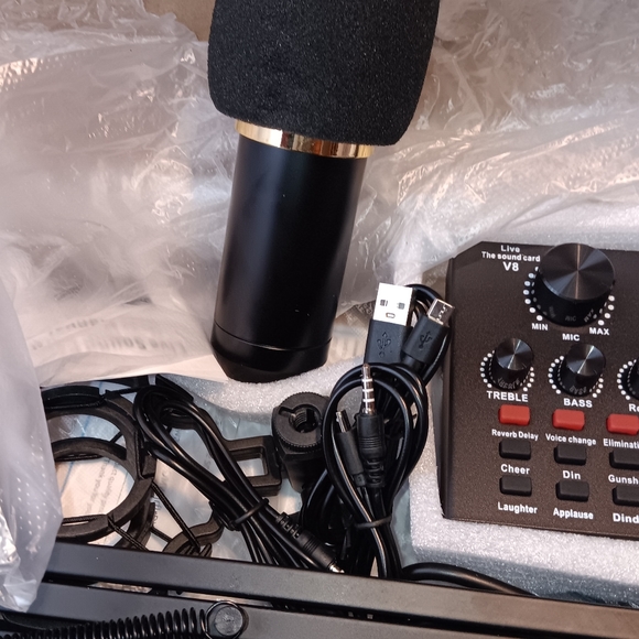 NWOT Podcast equiptment complete set condenser mic, sound card - Picture 5 of 7